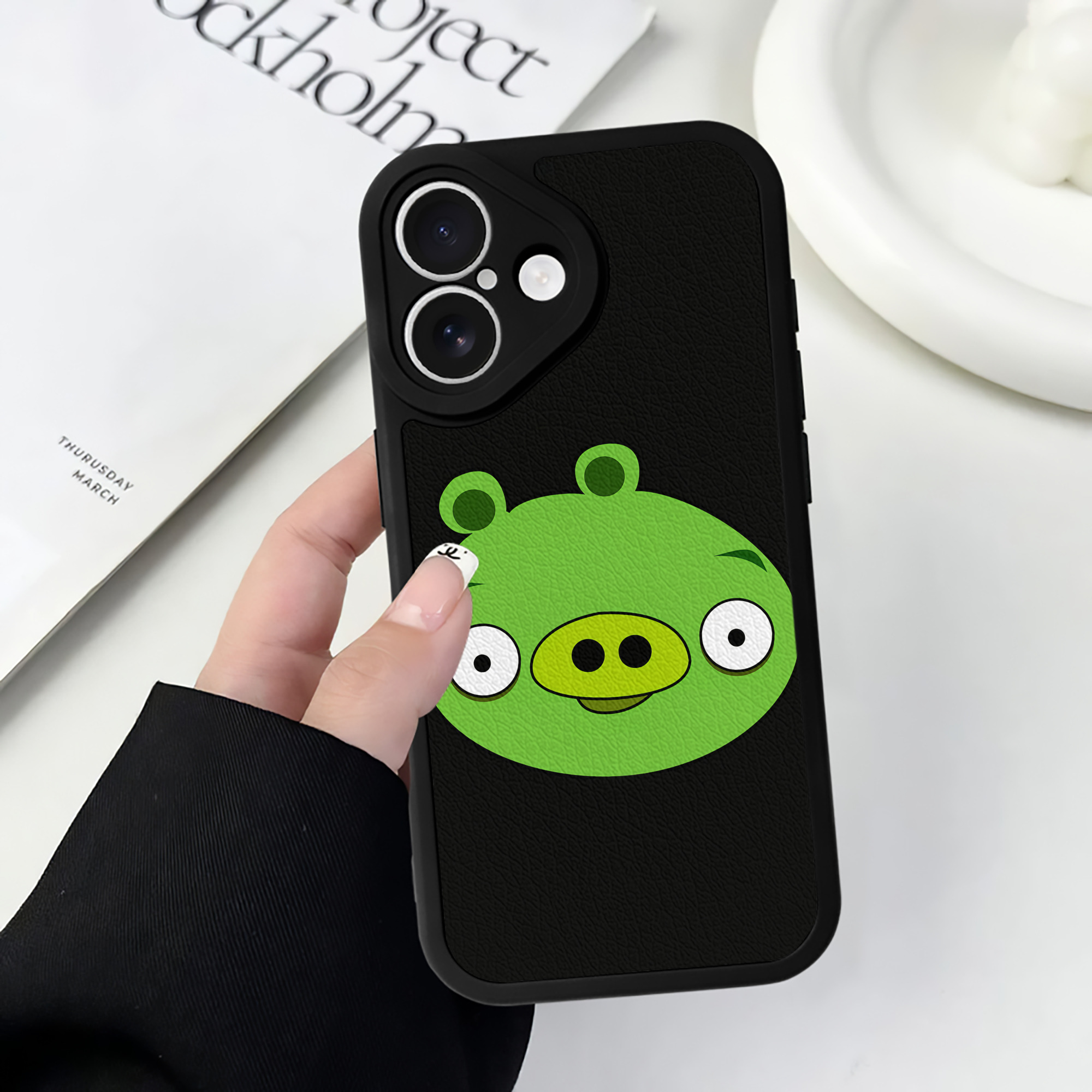 （画像用） Angry Birds アングリーバード 【iPhone 16シリーズ対応】シリコンスマホケース（レザー調） 材質：シリコン